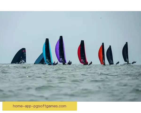 帆船比赛风起云涌，竞技激情水天一色
